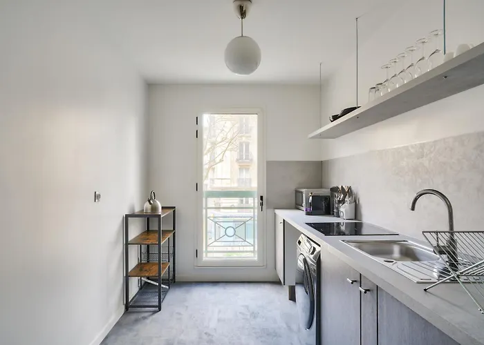 New & Cozy T2 With Balcony - 18 Montmartre Apartment Paris