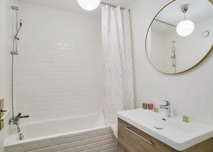 Apartment New & Cozy T2 With Balcony - 18 Montmartre *